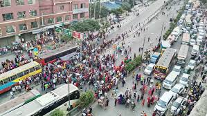 রাজধানীতে অটোরিকশা চালকদের বিক্ষোভ রাস্তাঘাটে যানজট ও সংঘর্ষ