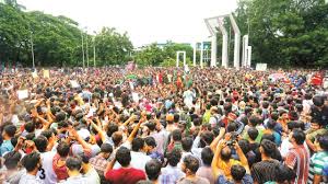 ঢাকায় কোটা সংস্কার আন্দোলন থেকে সরকারের পতনের দাবিতে বিক্ষোভ